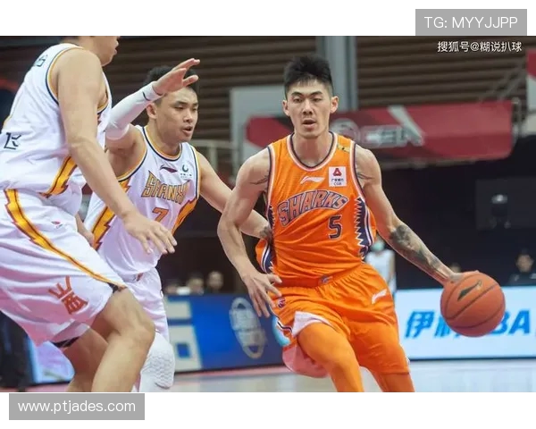 赛后分析：武汉足球队与成都足球队的战术对决与比赛节奏探讨