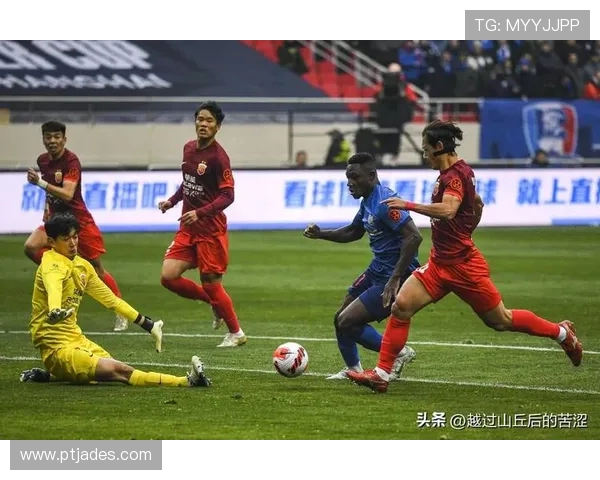 一方与申花精彩对决回顾赛场瞬间重温与战术分析 一方与申花精彩对决回顾赛场瞬间重温与战术分析