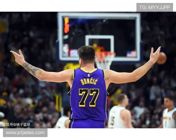 东契奇狂砍73分刷新现役得分纪录独行侠击败太阳终结其11连胜 东契奇狂砍73分刷新现役得分纪录独行侠击败太阳终结其11连胜