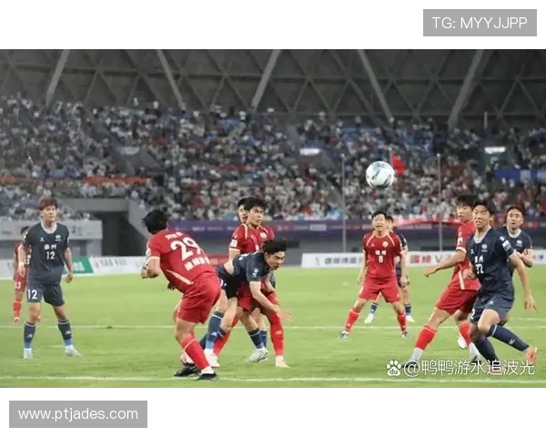 南京足球队实力引发热议球迷对球队表现的不同看法与争论