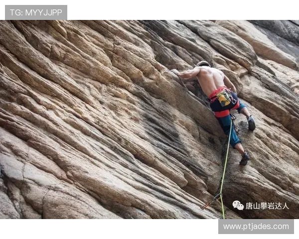 成都攀岩队区域防守策略分析与攀岩热点的深度解读