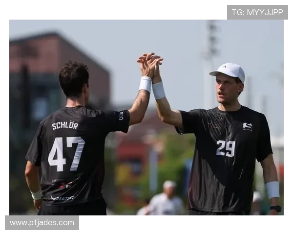 成都飞盘队在全国配合排行榜中荣获第九名展现出强劲实力与团队默契